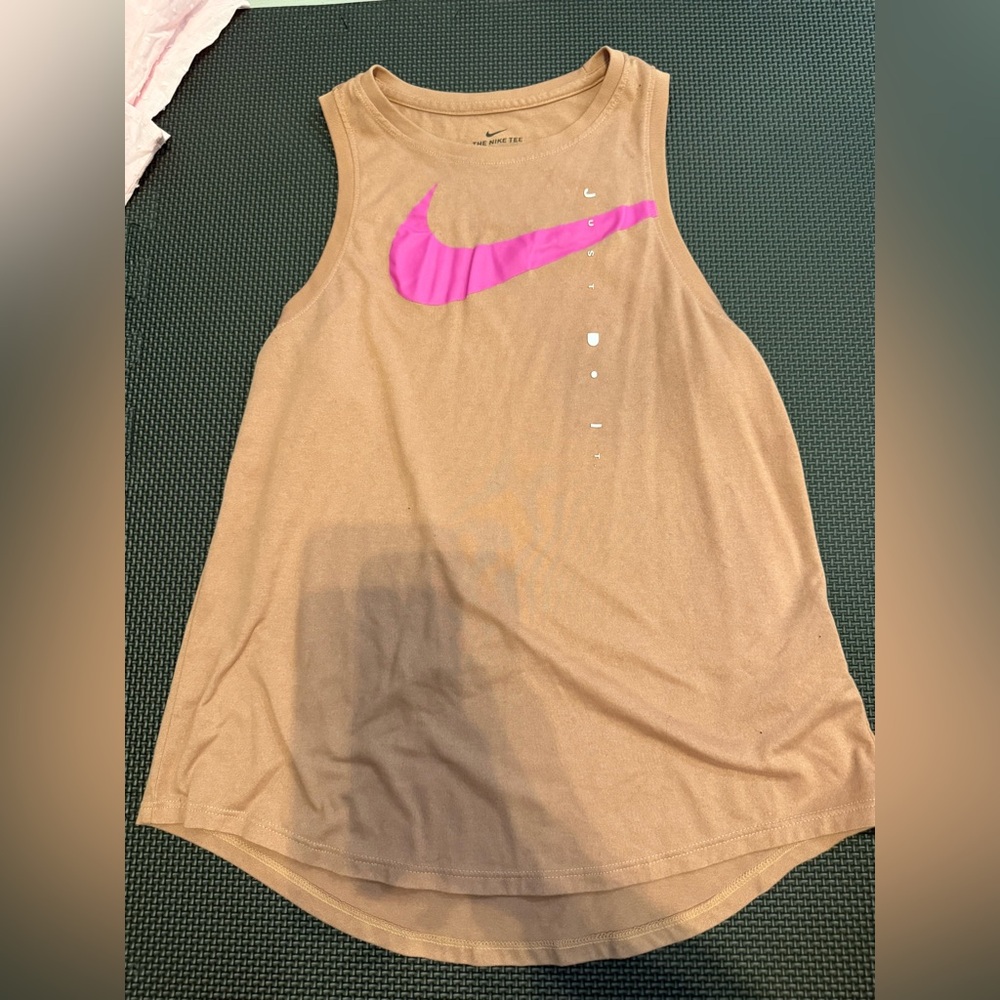 Nike tank top size small